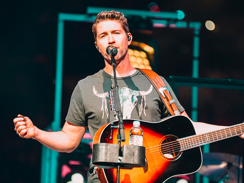 Josh Turner at Texas Trust CU Theatre